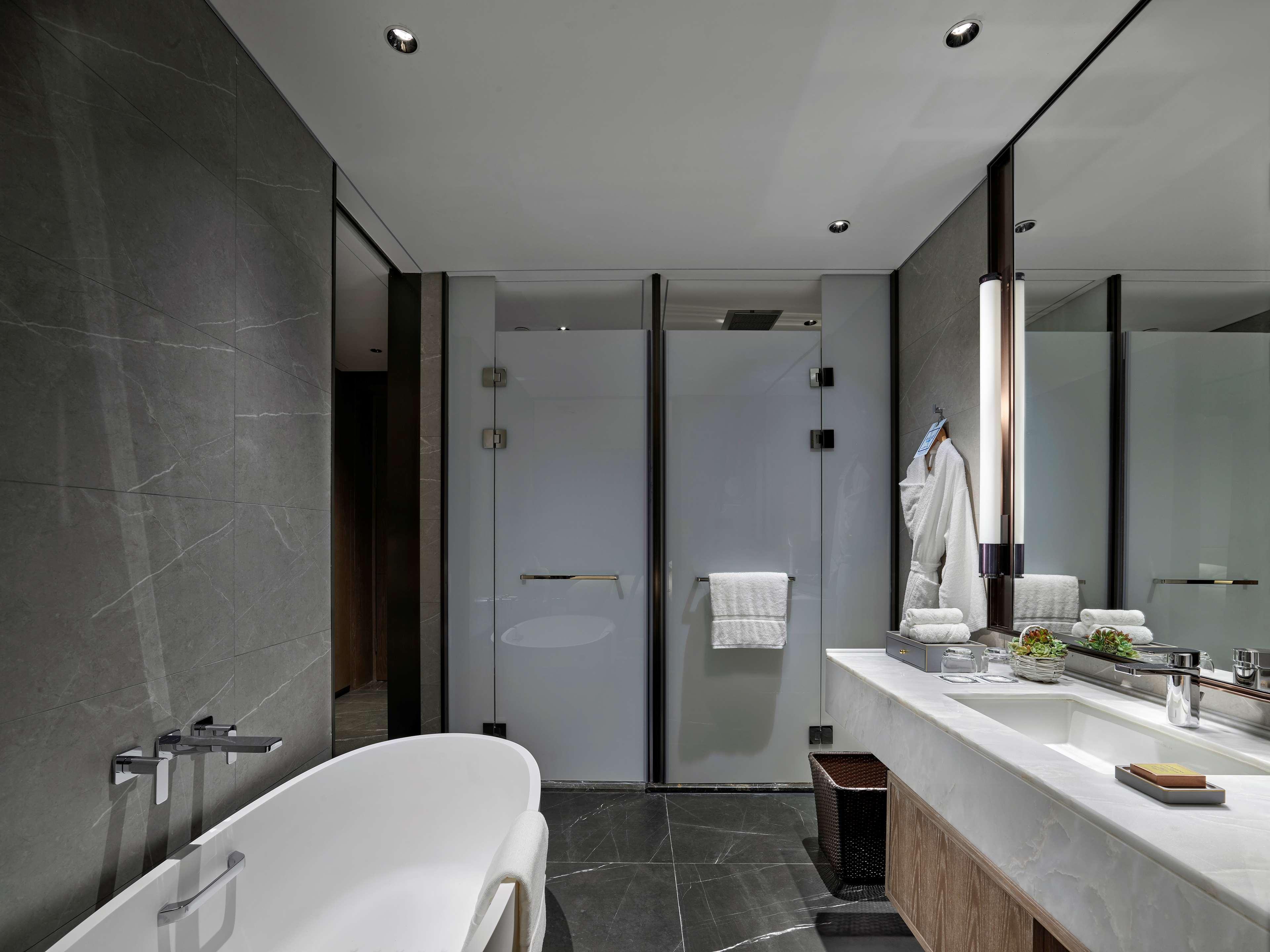 Hilton Jiaxing Hotel ภายนอก รูปภาพ